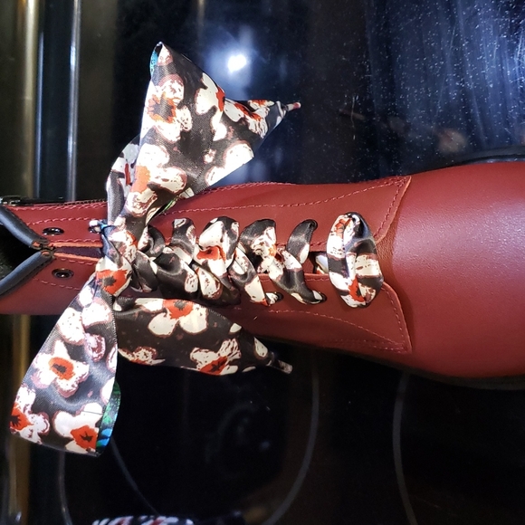 Dr. Martens Shoes - Dr Martens ribbon laces for 8-10 eyelets